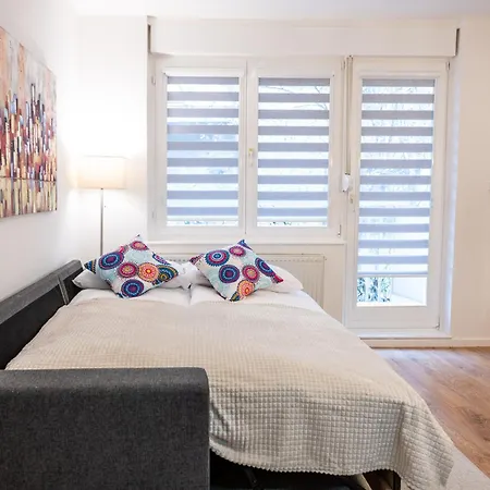 Poppy Elegance Center & Free Parking Apartment Sarajevo