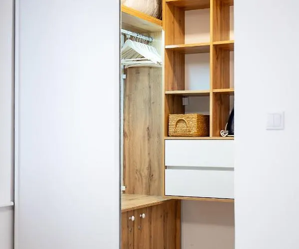 Poppy Elegance Center & Free Parking דירה *