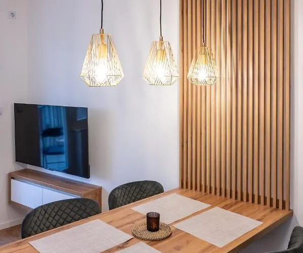 Poppy Elegance Center & Free Parking דירה *